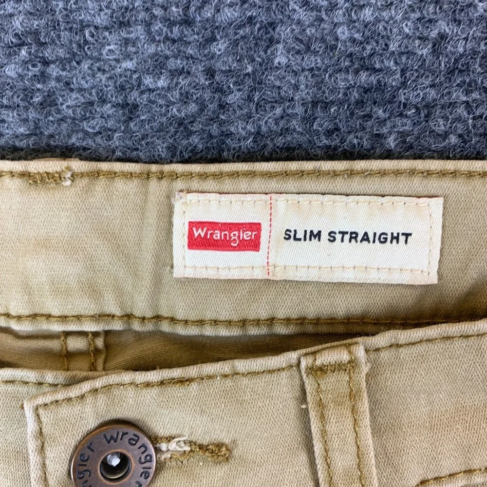 Wrangler Jeans Mens 32x29 Khaki Pockets Slim Fit Straight Leg Casual Workwear